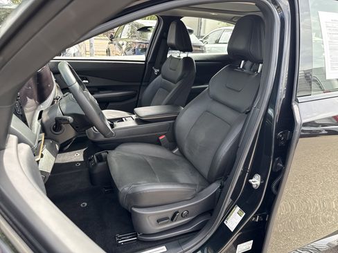 Used 2024 Nissan Ariya AWD image 23