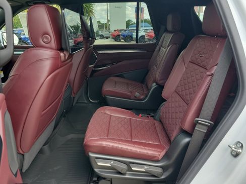 New 2026 Cadillac Escalade Luxury w/ Touring Package AWD/4WD image 16