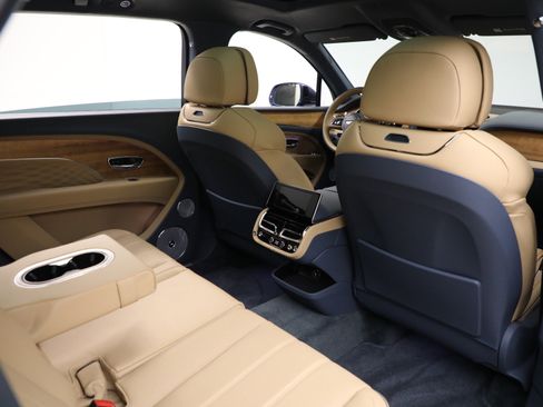 New 2025 Bentley Bentayga Extended Wheelbase image 26