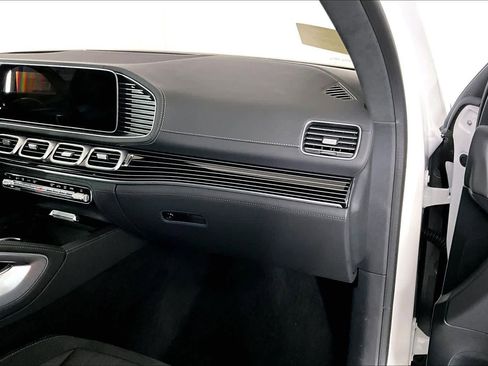 Used 2025 Mercedes-Benz GLS 63 AMG 4MATIC image 19