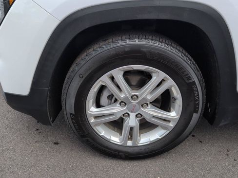 Used 2024 GMC Terrain SLE FWD image 11