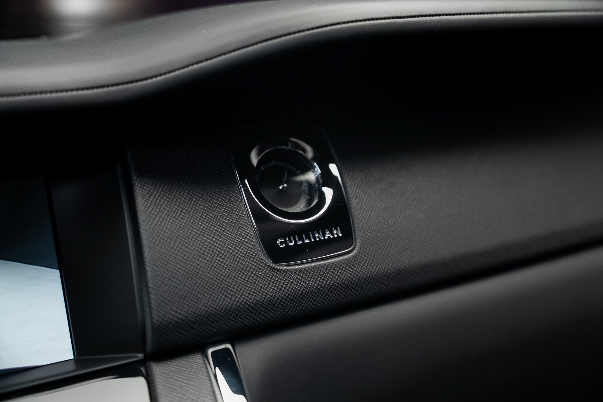 Used 2022 Rolls-Royce Cullinan w/ Technology Package AWD/4WD image 55