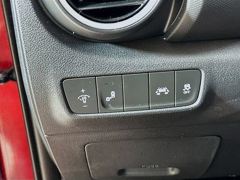Used 2021 Hyundai Kona Limited AWD/4WD image 10