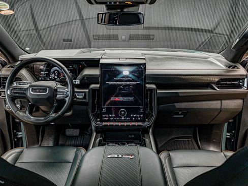 Used 2025 GMC Yukon AT4 w/ LPO, AT4 Appearance Package AWD/4WD image 15