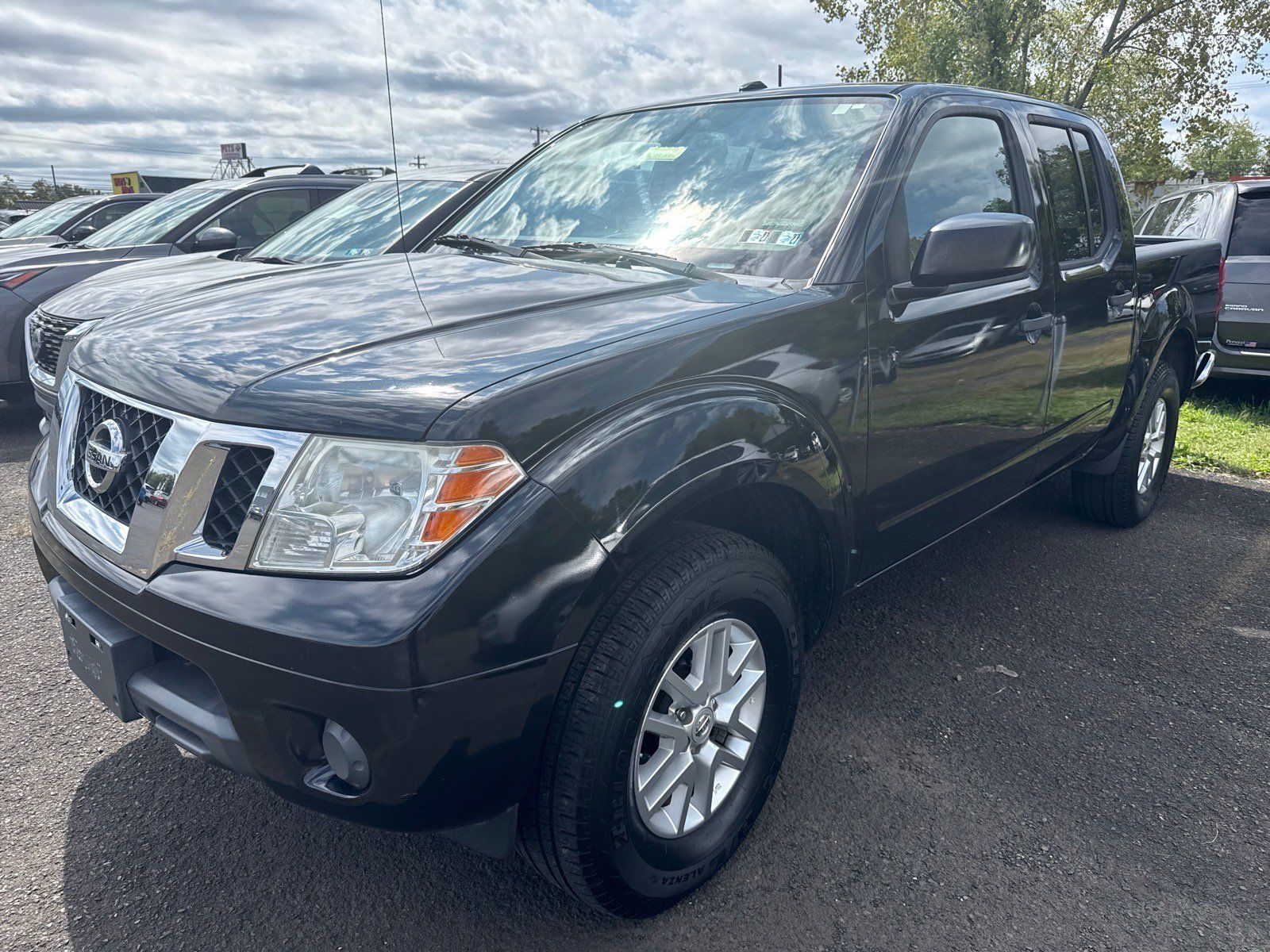 Used 2016 Nissan Frontier SV AWD/4WD image 2