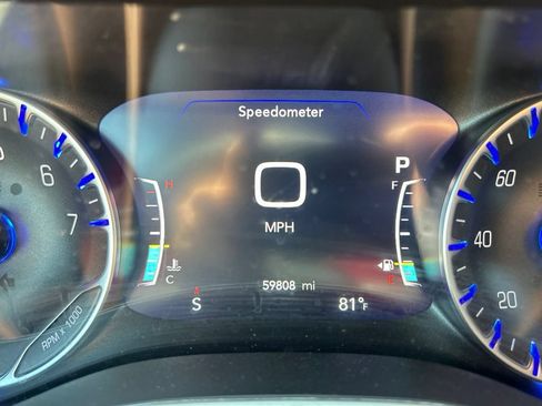 Used 2025 Chrysler Pacifica Select FWD image 24