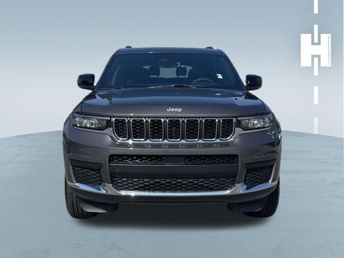 Used 2025 Jeep Grand Cherokee L Laredo RWD image 2