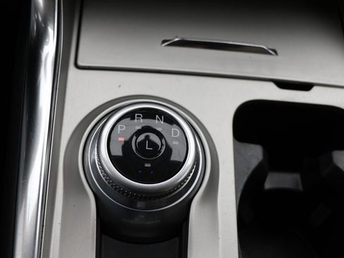 Used 2022 Ford Explorer XLT w/ Equipment Group 202A image 25