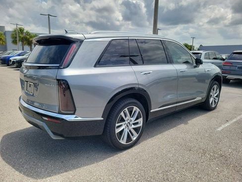 Used 2026 Cadillac Vistiq Luxury AWD/4WD image 7