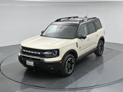 Used 2025 Ford Bronco Sport Outer Banks w/ Outer Banks Tech Package+ AWD/4WD image 38