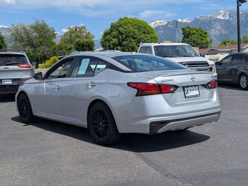 Used 2024 Nissan Altima 2.5 SV FWD image 7