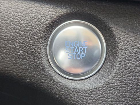Used 2020 Hyundai Santa Fe SEL FWD image 16