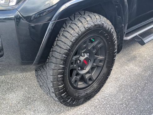 Used 2024 Toyota 4Runner TRD Off-Road Premium w/ Moonroof Package AWD/4WD image 5
