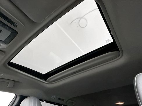 Certified 2026 Toyota Sienna XLE FWD image 6