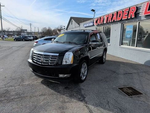Used 2014 Cadillac Escalade Premium image 6
