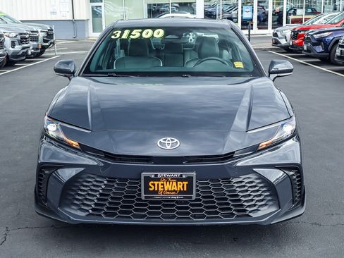 Used 2025 Toyota Camry SE FWD image 16