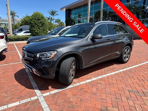 Used 2021 Mercedes-Benz GLC 300 image 2