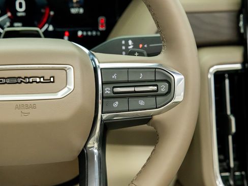 Used 2025 GMC Yukon Denali w/ Denali Reserve Package image 44