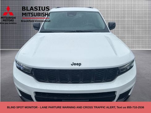 Used 2023 Jeep Grand Cherokee L Limited w/ Black Appearance Package image 9