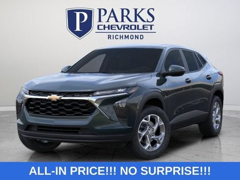 New 2026 Chevrolet Trax LS w/ LS Convenience Package FWD image 4