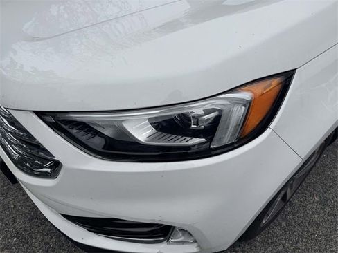 Used 2020 Ford Edge SEL w/ Cold Weather Package image 6