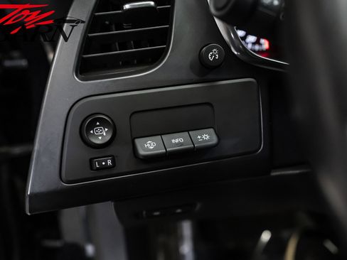 Used 2014 Chevrolet Corvette Z51 w/ 2LT Preferred Equipment Group image 37