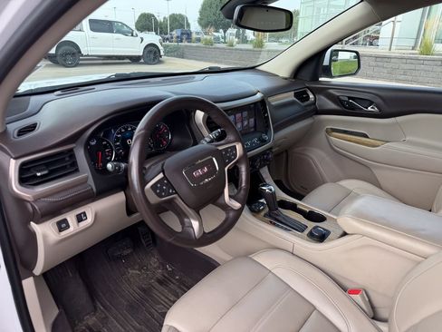 Used 2017 GMC Acadia Denali w/ Technology Package AWD/4WD image 9