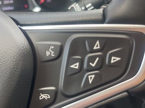 Used 2023 Chevrolet Equinox LT image 16