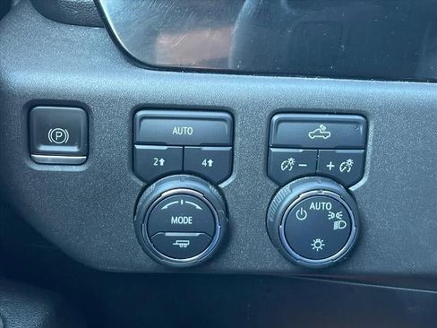 Used 2023 Chevrolet Silverado 1500 LT image 15