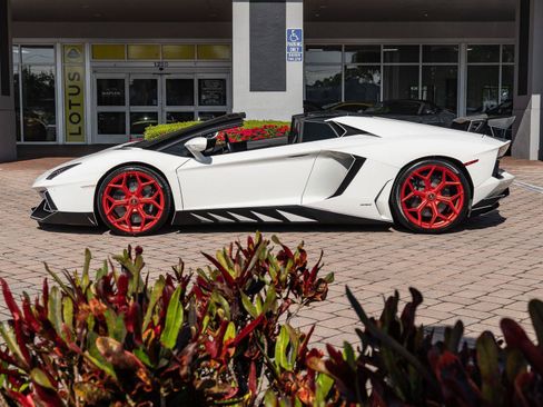 Used 2016 Lamborghini Aventador LP 700-4 AWD/4WD image 27