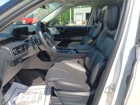 Used 2025 Lincoln Aviator Reserve w/ Equipment Group 201A AWD/4WD image 19