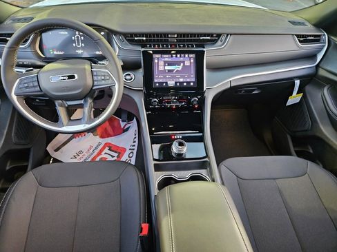 New 2025 Jeep Grand Cherokee L Laredo w/ Luxury Tech Group I image 9