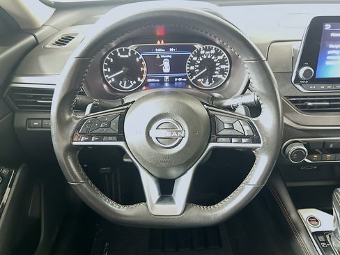 Used 2024 Nissan Altima 2.5 SR FWD image 17