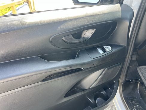 Used 2019 Mercedes-Benz Metris image 9