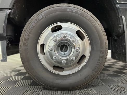 Used 2024 Ford F350 Platinum image 9