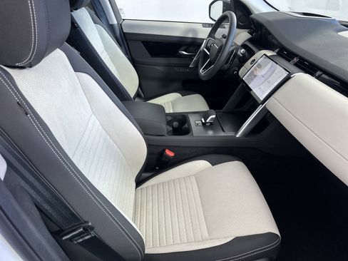 Certified 2025 Land Rover Discovery Sport S image 21