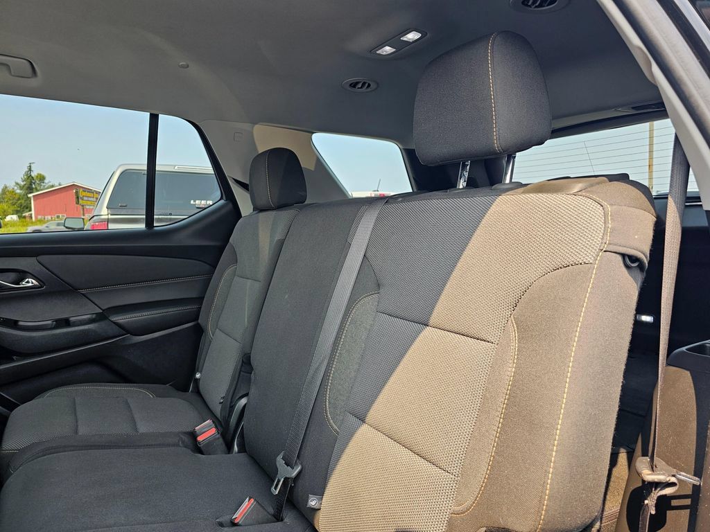 Used 2020 Chevrolet Traverse LS FWD image 17