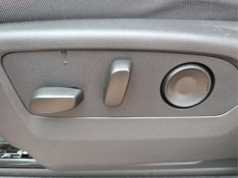 New 2026 GMC Sierra 1500 SLE w/ Preferred Package RWD image 16