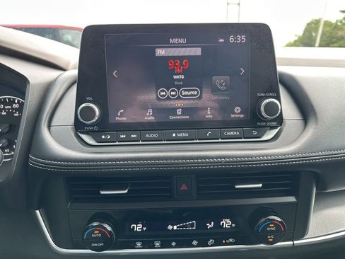 Used 2023 Nissan Rogue SV image 19