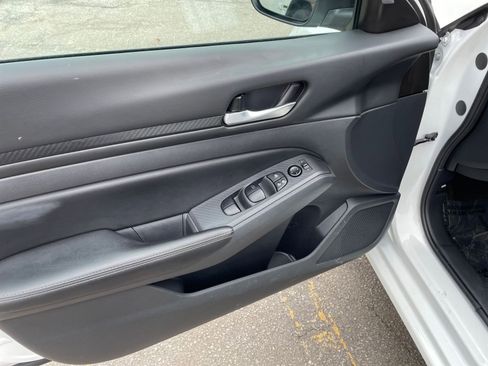 Used 2025 Nissan Altima 2.5 SV image 20