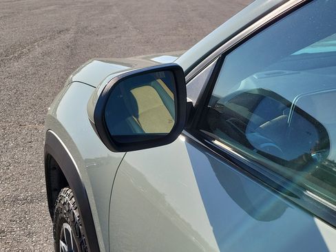 Certified 2026 Chevrolet Equinox ACTIV w/ Convenience Package III image 10