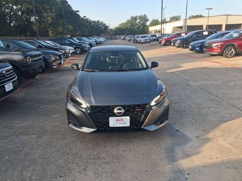 Used 2025 Nissan Altima 2.5 SR FWD image 5