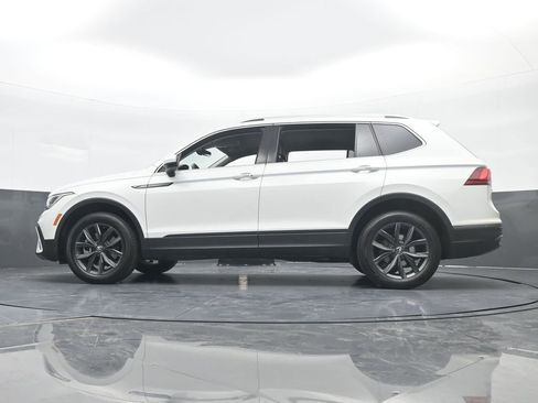 Used 2022 Volkswagen Tiguan SE image 58
