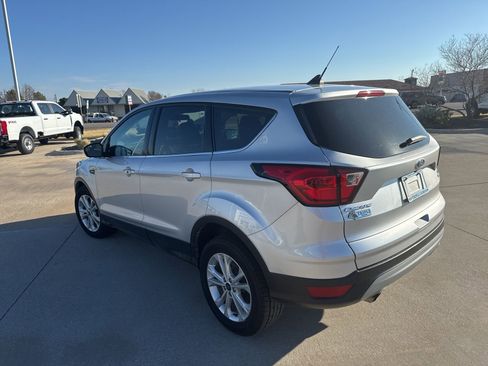 Used 2019 Ford Escape SE image 7