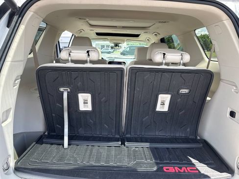 Used 2020 GMC Acadia Denali w/ Technology Package FWD image 22