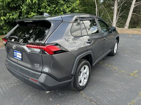Used 2019 Toyota RAV4 XLE image 5