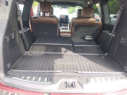 Used 2024 Nissan Armada Platinum w/ Captain's Chairs Package RWD image 23
