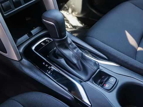 Used 2024 Toyota Corolla Cross LE image 19