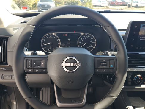 New 2026 Nissan Pathfinder SV image 11
