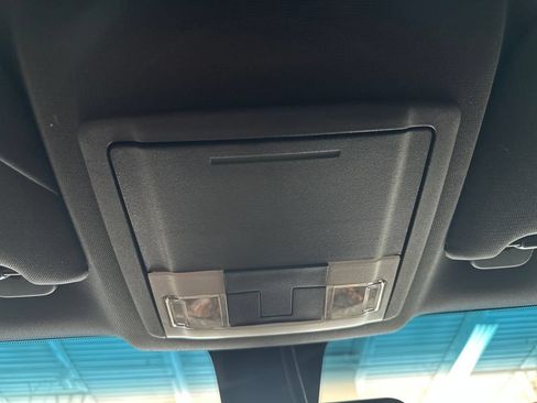 Used 2016 Ford Taurus Limited FWD image 36